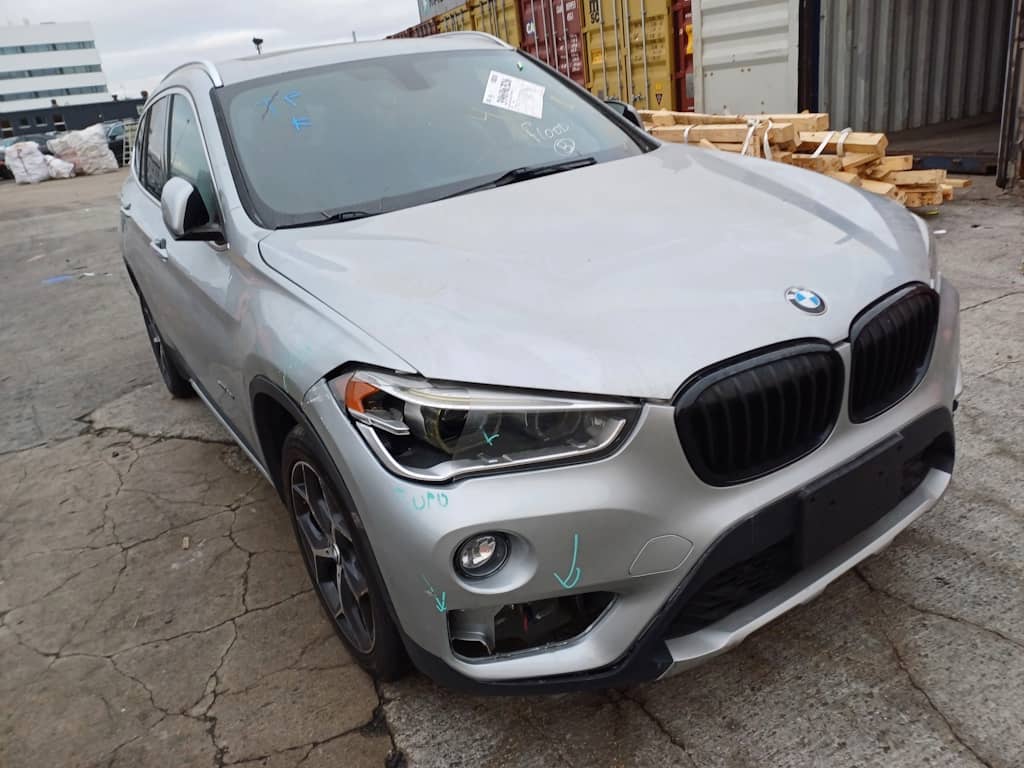 BMW X1 XDRIVE28I 2016 — Вивантаження photo 2