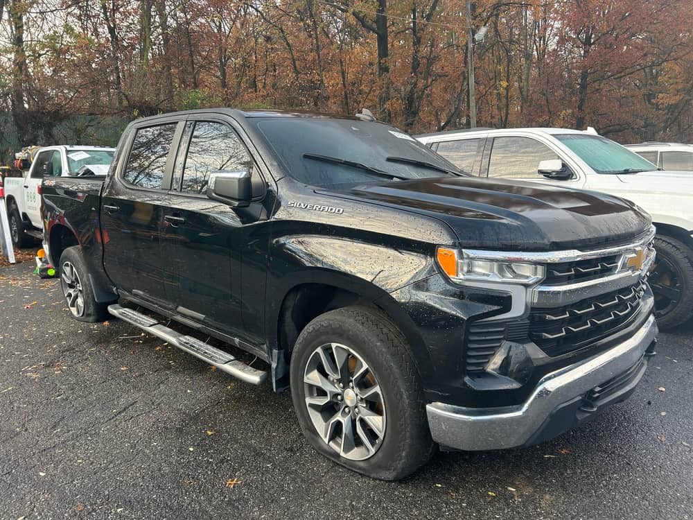 CHEVROLET SILVERADO K1500 LT, 2023 — На складі photo 3