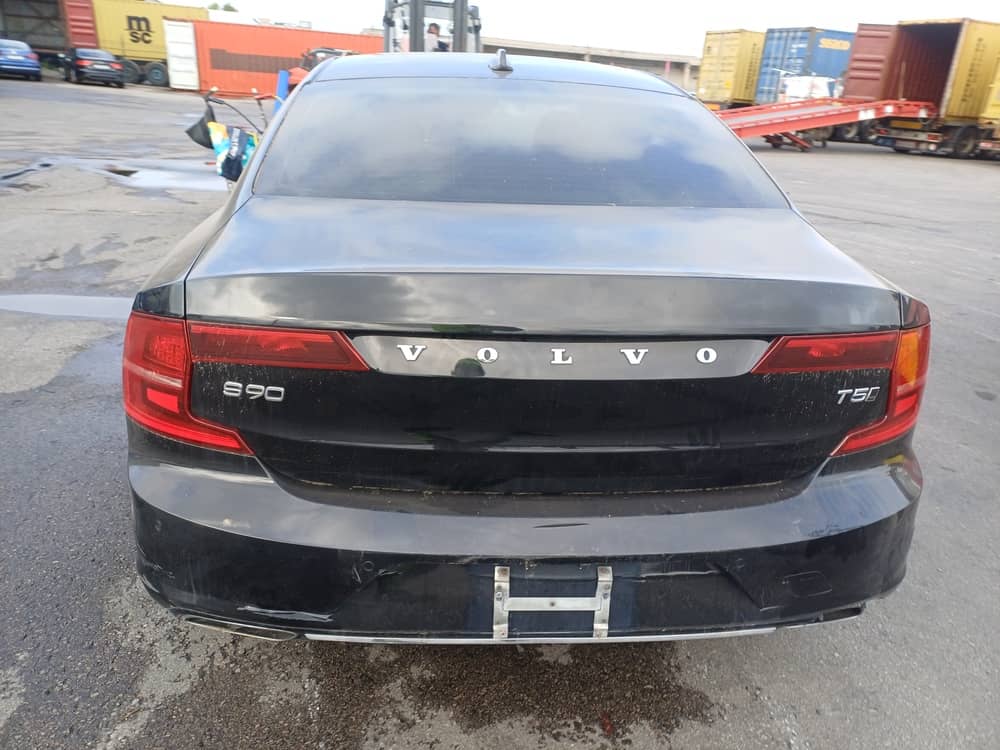 VOLVO S90 T5 MOMENTUM, 2018 (2017) — Вивантаження photo 9