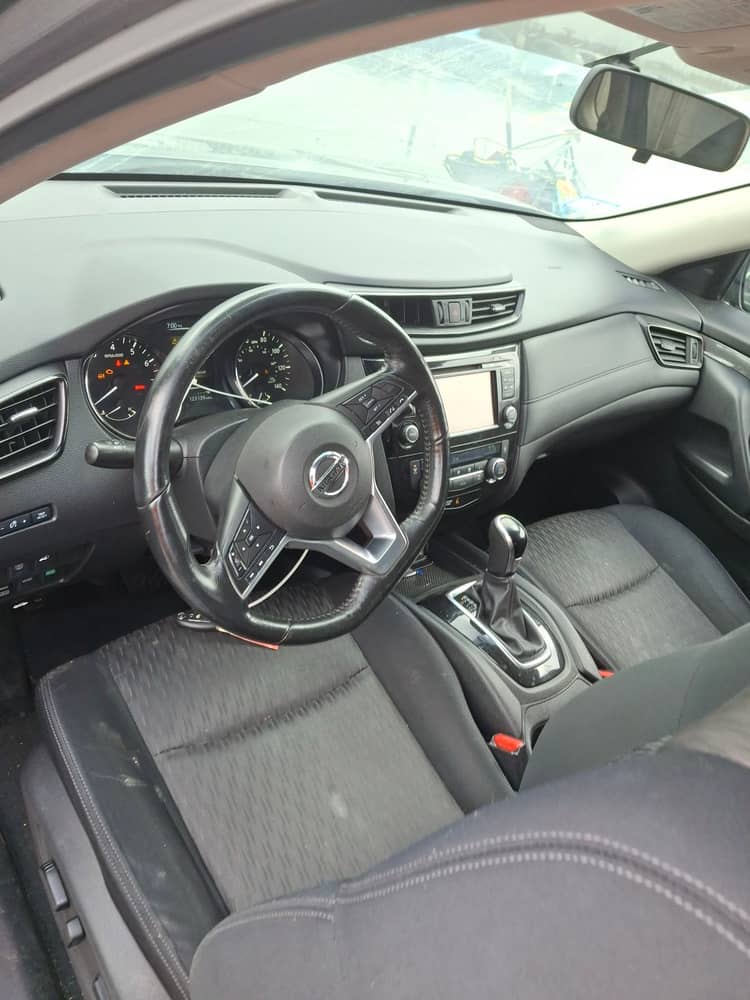 NISSAN ROGUE SV, 2017 — Вивантаження photo 5