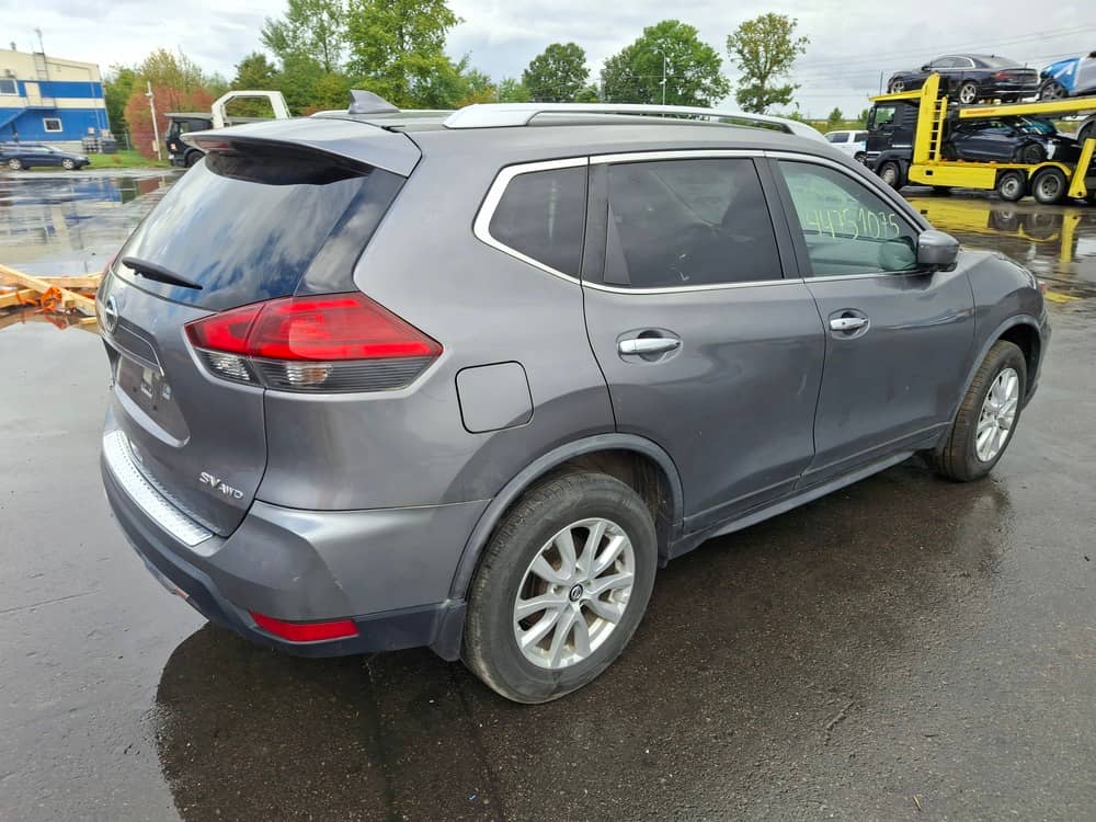 NISSAN ROGUE SV, 2017 — Вивантаження photo 8