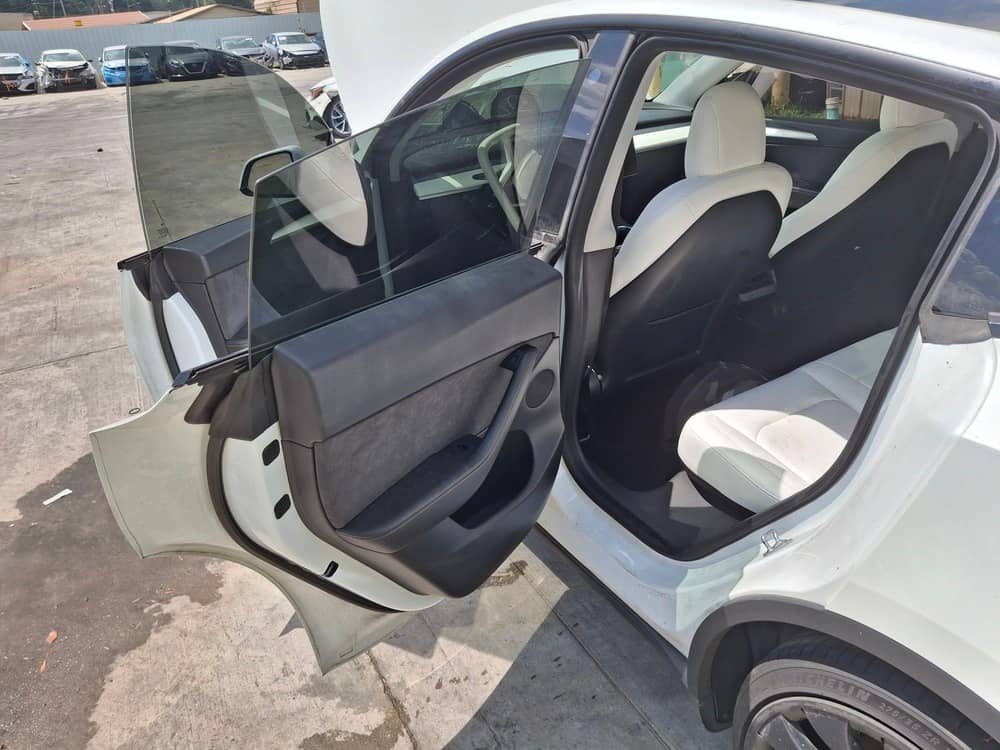 TESLA MODEL Y, 2022 — На складі photo 9