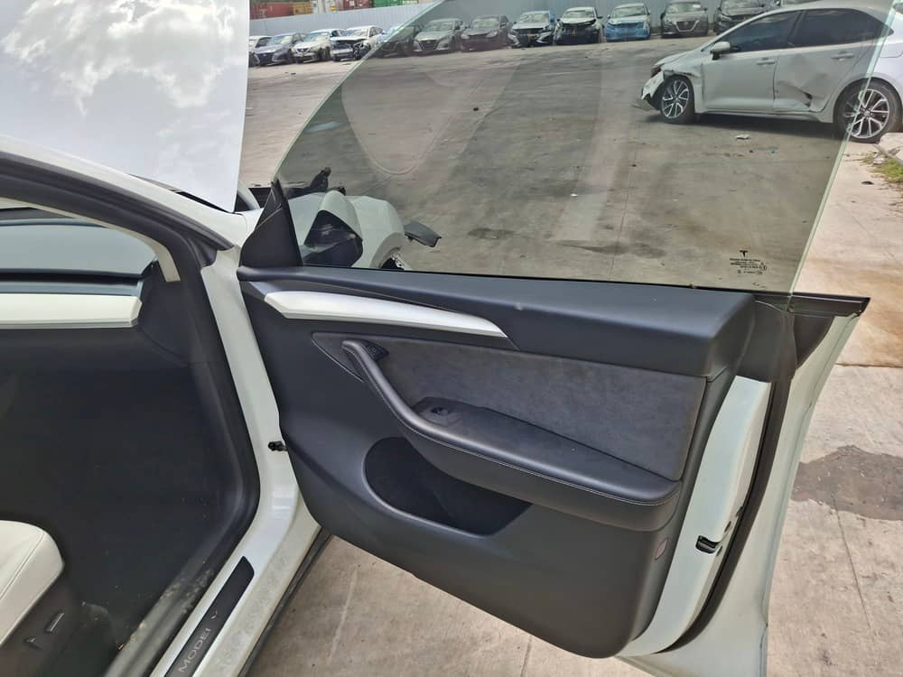 TESLA MODEL Y, 2022 — На складі photo 13