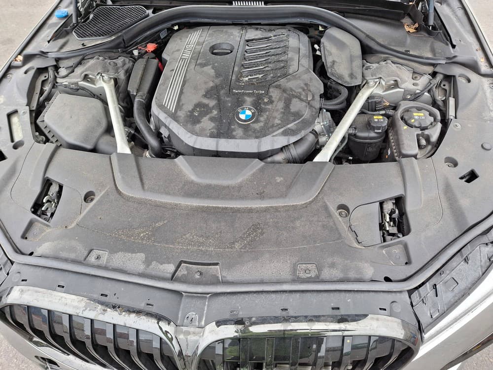 BMW 740 XI, 2022 — Вивантаження