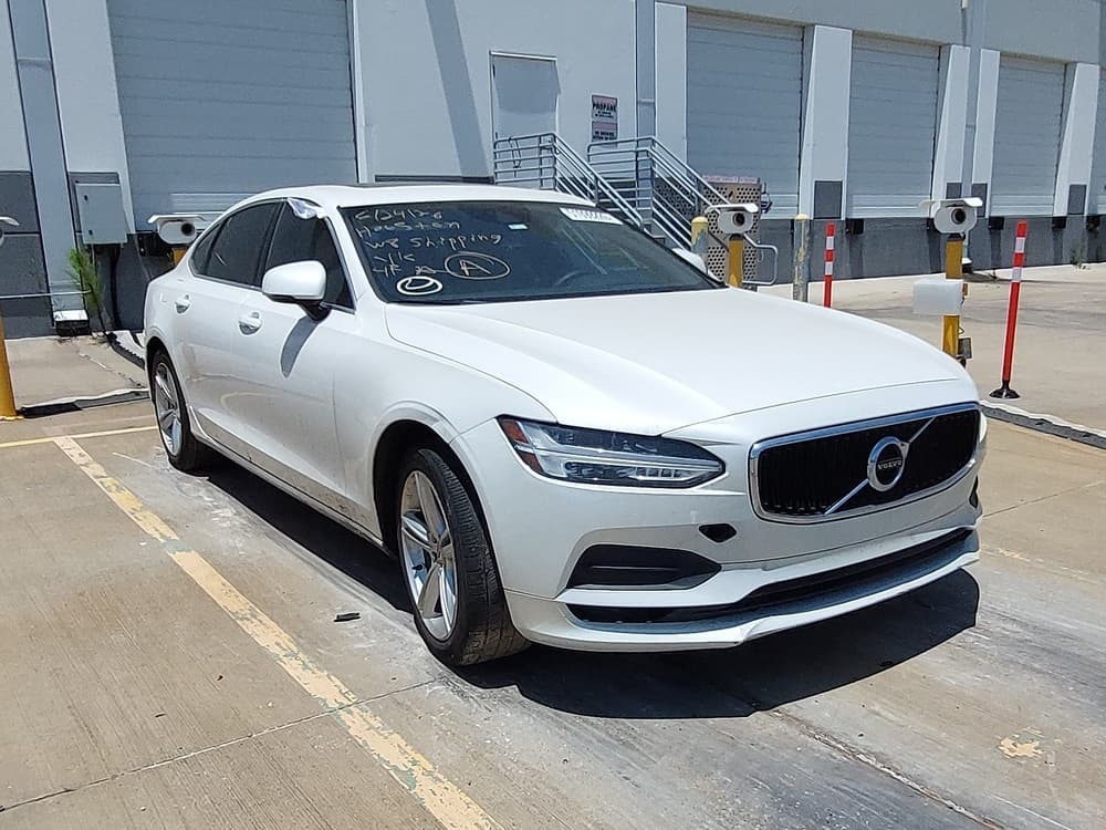 VOLVO S90 T5 MOMENTUM, 2018 (2017) — На складі